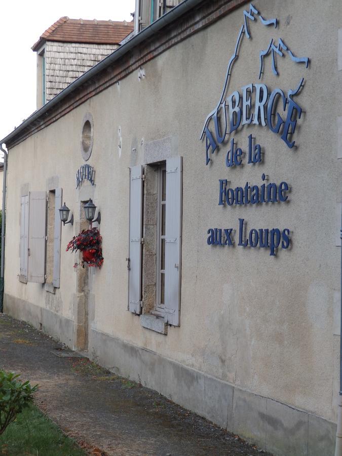 Hôtel La Fontaine Aux Loups à Saint-Sulpice-le-Dunois Extérieur photo