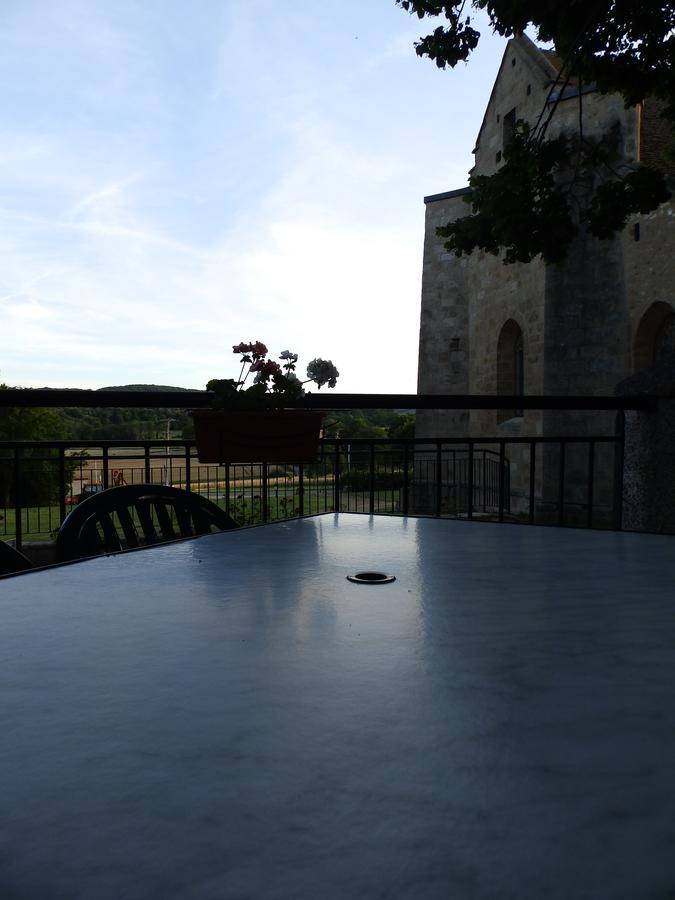 Hôtel La Fontaine Aux Loups à Saint-Sulpice-le-Dunois Extérieur photo