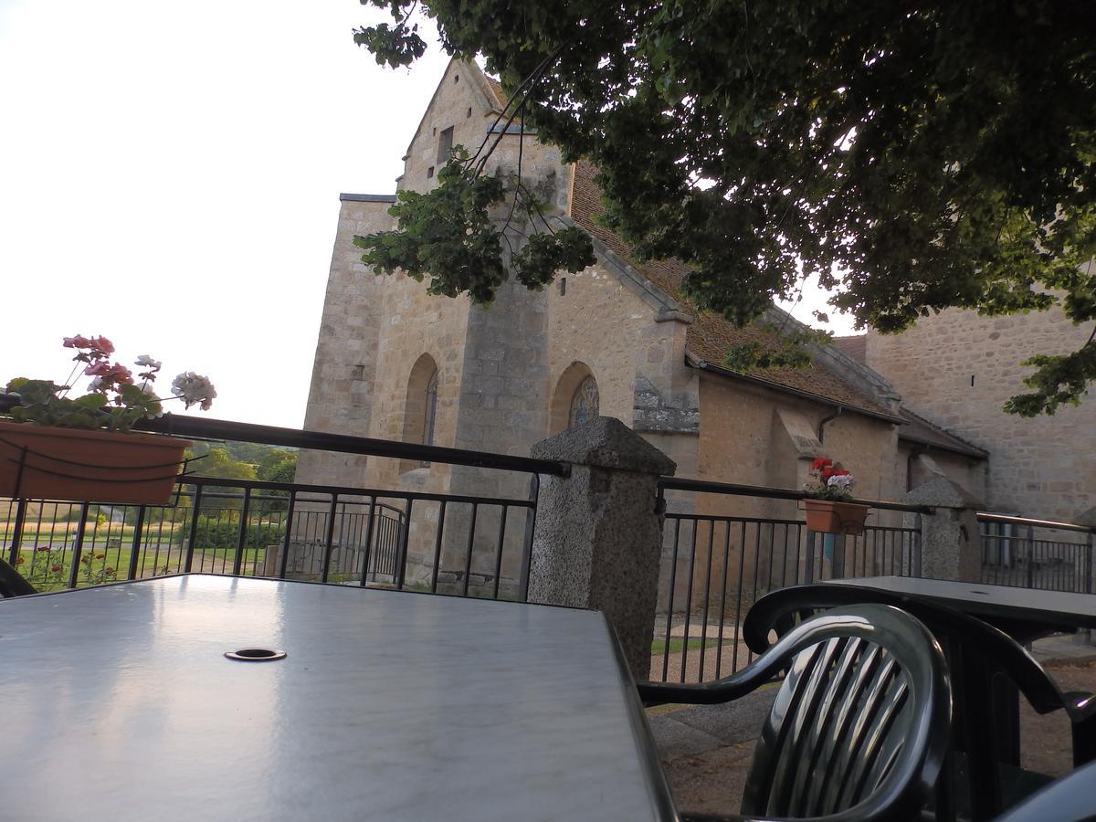 Hôtel La Fontaine Aux Loups à Saint-Sulpice-le-Dunois Extérieur photo